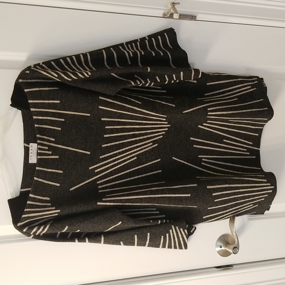 Terra 3/4 sleeve lightweight sweater